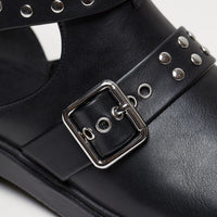 Open-sided boots