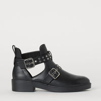 Open-sided boots