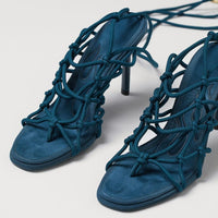 Sandals with lacing